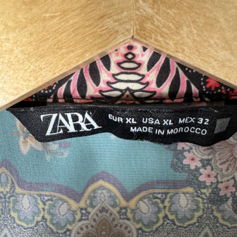 Zara Paisley Medallion Scarf Print Blouse Womens XL Satin Button Down Green - Picture 4 of 6